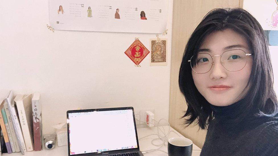 Fan Yi working from home