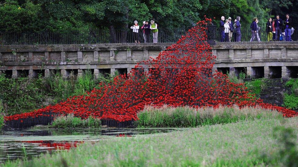 Wave poppy sculpture, 2015