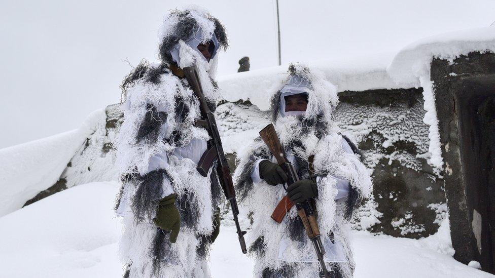 ukrainian troops in w ukraine