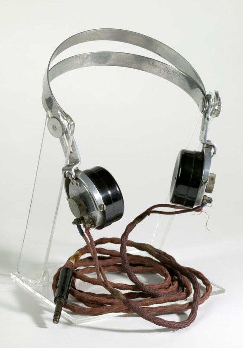 Headphones for 'Goltone' crystal radio receiver, made by Ward & Goldstone Ltd, Salford, c.1923