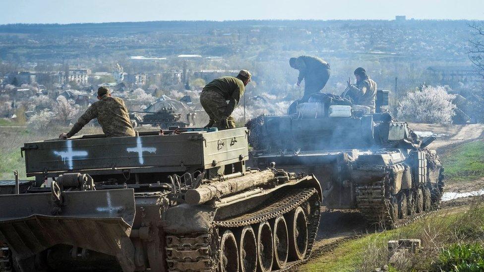 Ukrainian tanks outside Bakhmut