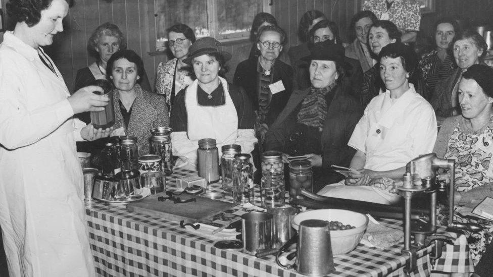 24th May 1940: Miss B A Crang of Long Ashton Research centre lecturing members of the Women's Institute in Monmouthshire on methods of fruit and vegetable canning, bottling and drying, and jam and jelly making.