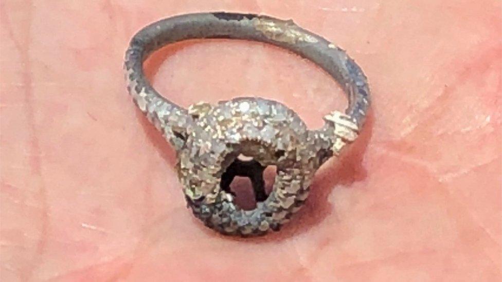 Mrs Rao's damaged, but intact, Tiffany wedding ring