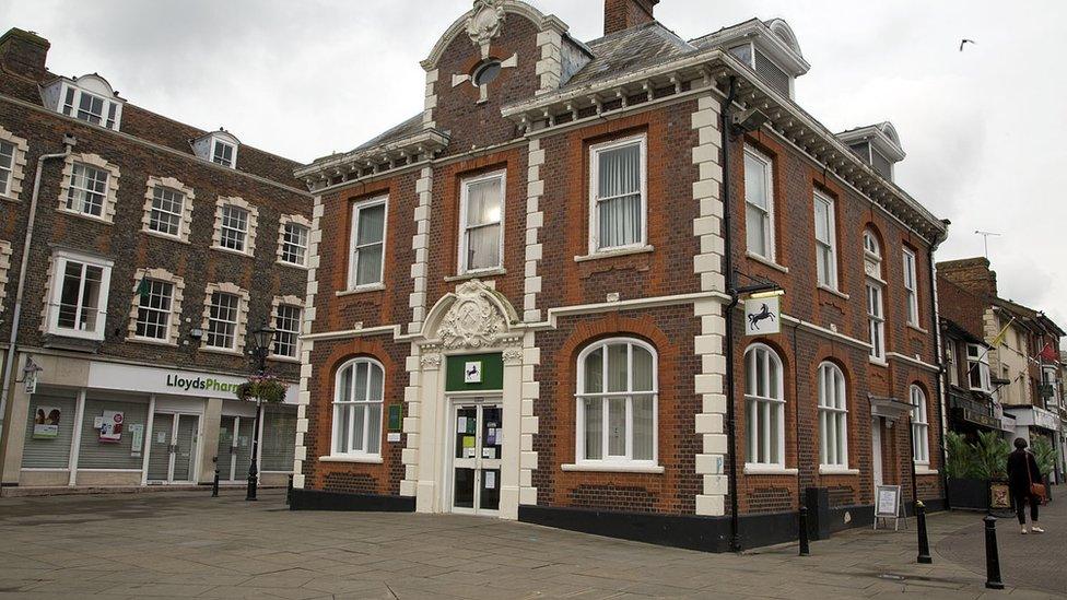 Lloyds bank raid