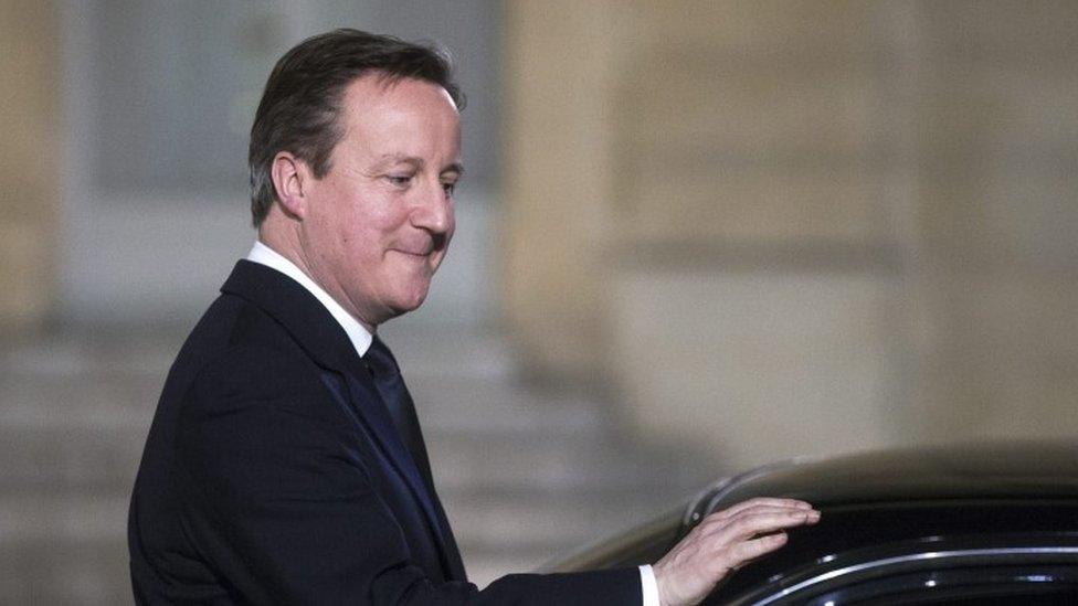 British Prime Minister David Cameron leaves the Elysee Palace after a meeting with French President Francois Hollande (15 February 2016)