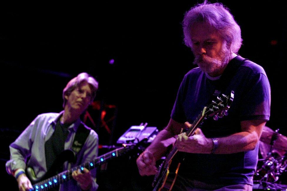 Musicians Phil Lesh and Bob Weir perform on April 12, 2009