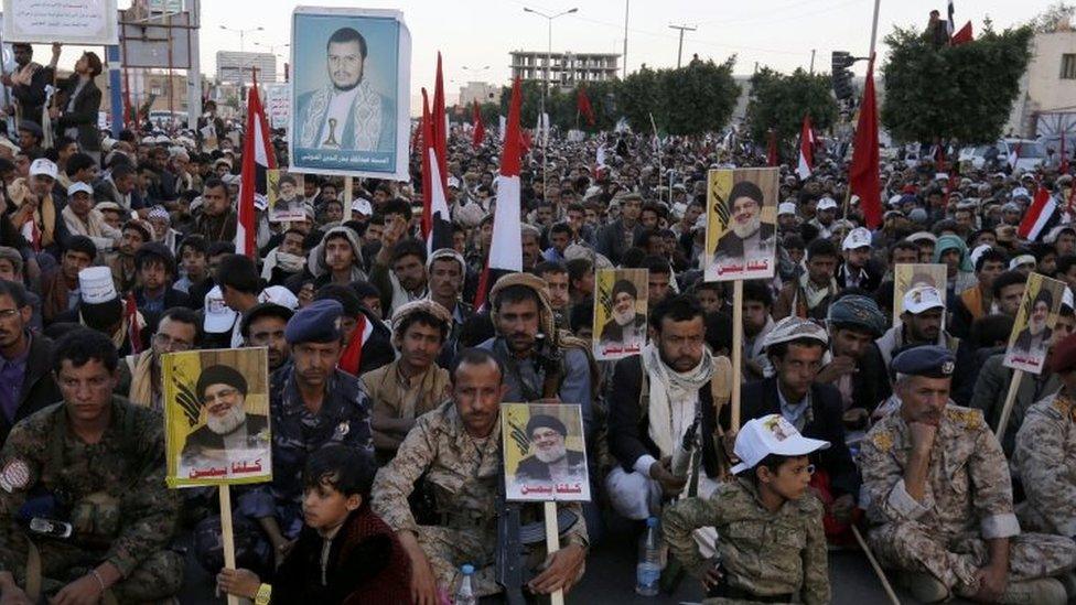 Shia Houthi rebels in Sanaa (12 October 2016)