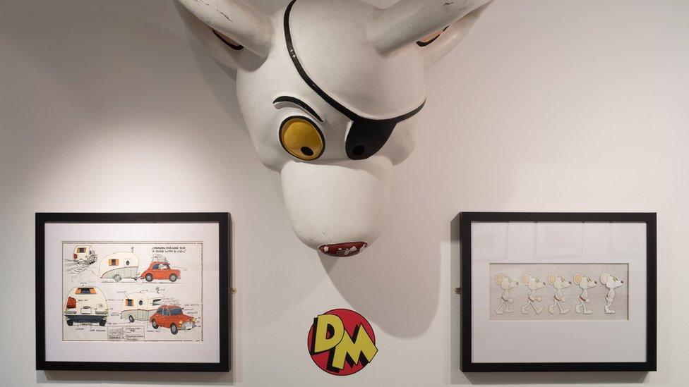 Danger Mouse display