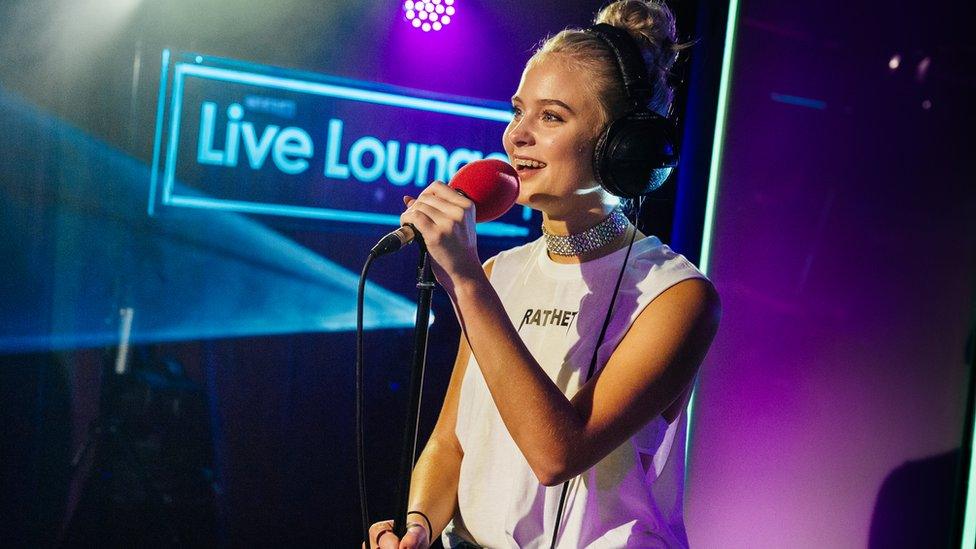 Zara performed a cover of Rihanna and Drake's Too Good