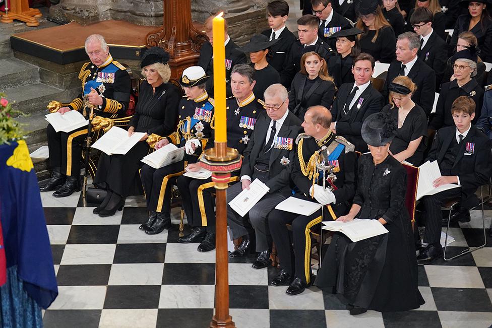 (front row) King Charles III, the Queen Consort, the Princess Royal, Vice Admiral Sir Tim Laurence, the Duke of York, the Earl of Wessex, the Countess of Wessex, (second row) the Duke of Sussex, the Duchess of Sussex, Princess Beatrice, Edoardo Mapelli Mozzi and Lady Louise Windsor and James, Viscount Severn, and (third row) Samuel Chatto, Arthur Chatto, Lady Sarah Chatto, Daniel Chatto and the Duchess of Gloucester in front of the coffin of Queen Elizabeth II during her State Funeral at the Abbey in London. Picture date: Monday September 19, 2022