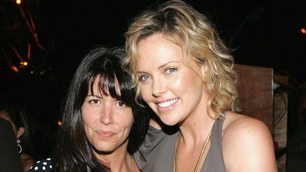 Charlize Theron with Patty Jenkins in 2006