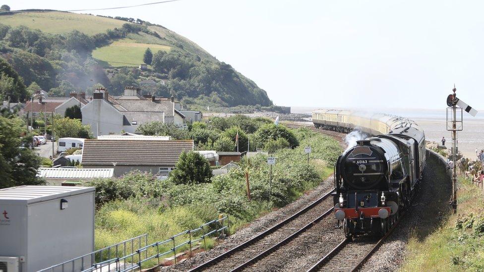 Tornado comes into Ferryside, Carmarthenshire