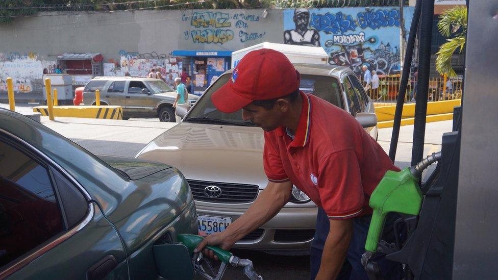 Petrol station in Caracas (February 2016)