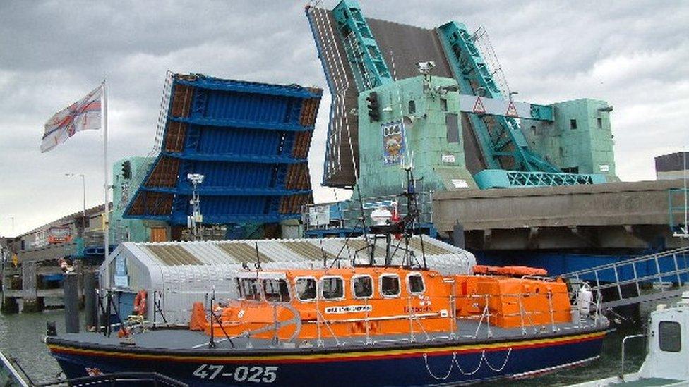 Poole's lifting bridge