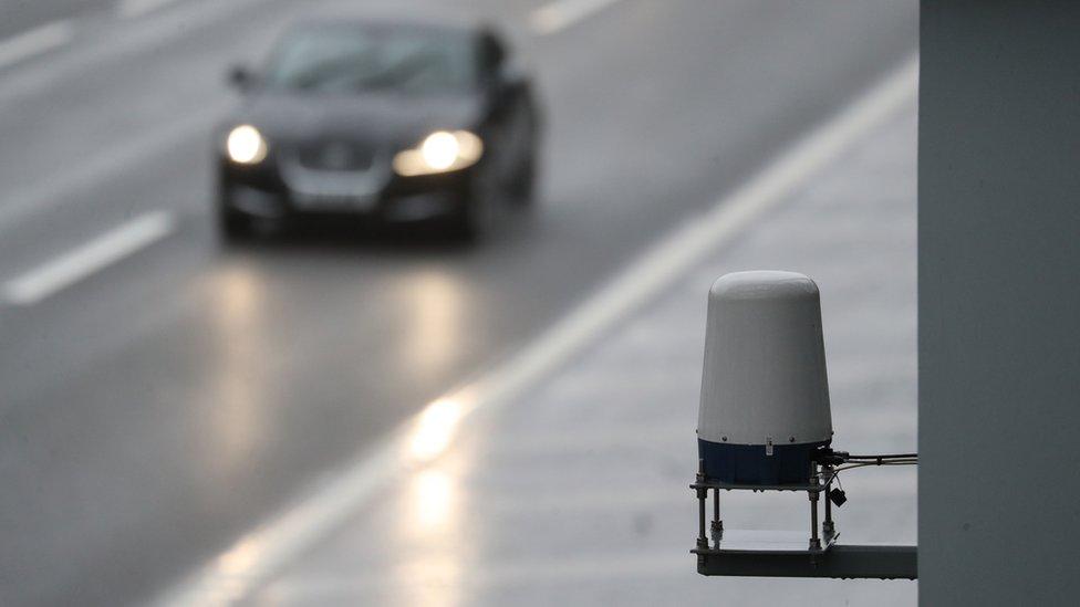 A Stopped Vehicle Detection device