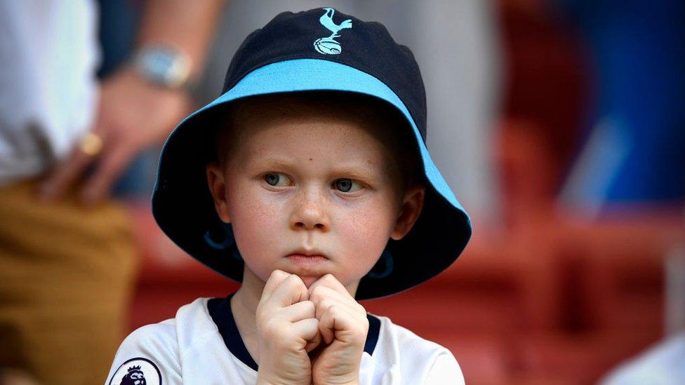 young Tottenham Hotspur supporter