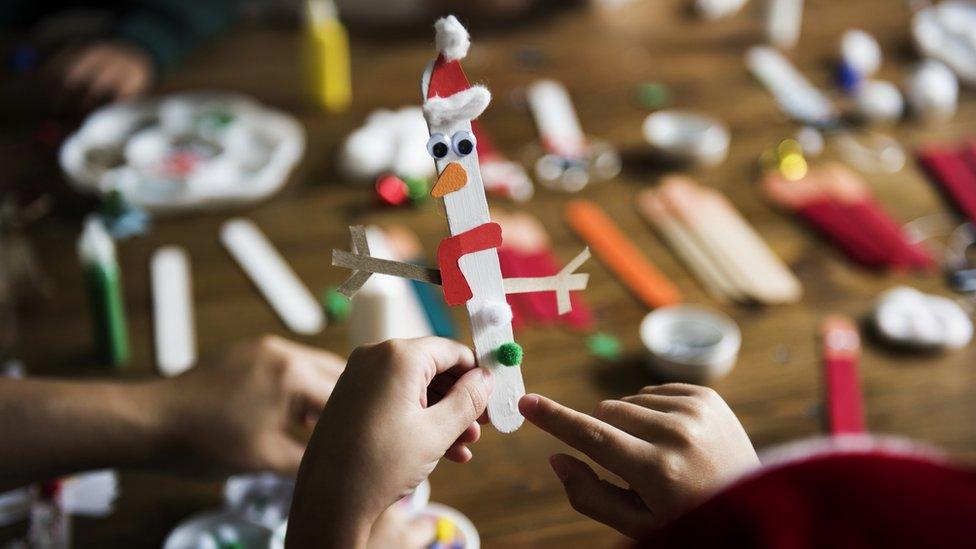 kids-christmas-decorations.