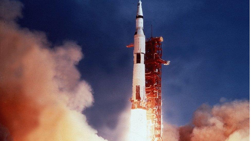 Apollo-11-launch.