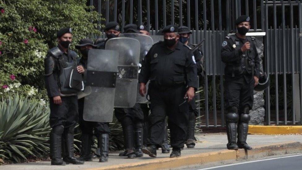 Authorities begin a raid at the home of opposition candidate for the Presidency, Cristiana MarÃ­a Chamorro Barrios, in Managua, Nicaragua, 02 June 2021.