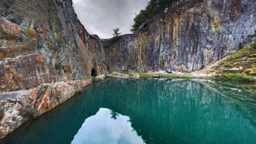 Blue Lagoon, Friog