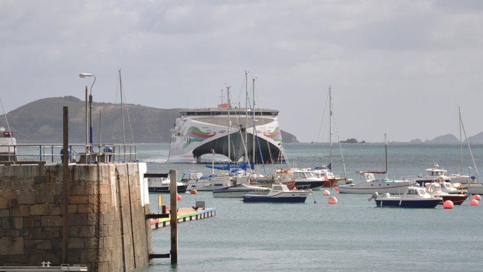 Condor Rapide sailing into Guernsey