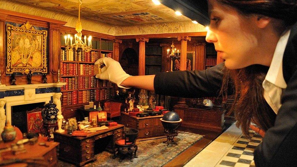 Showing-library-of-dolls-house.