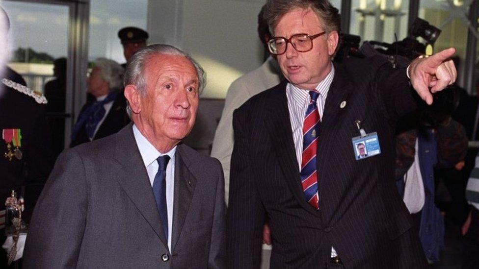 IOC President Juan Antonio Samaranch (left) and Manchester 2000 Olympic Games bid chairman Bob Scott at Manchester Airport for the start of a two-day visit.