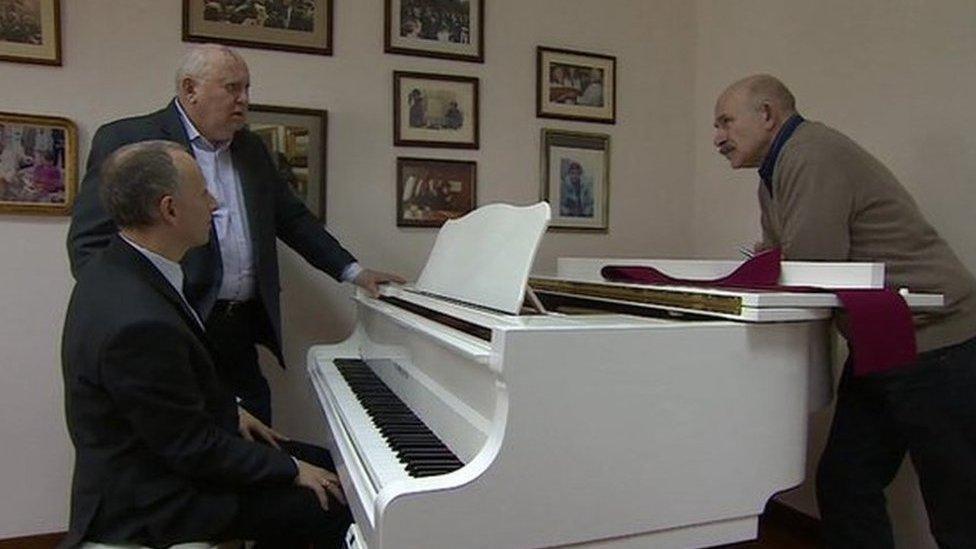 Steve Rosenberg and Mikhail Gorbachev at the piano