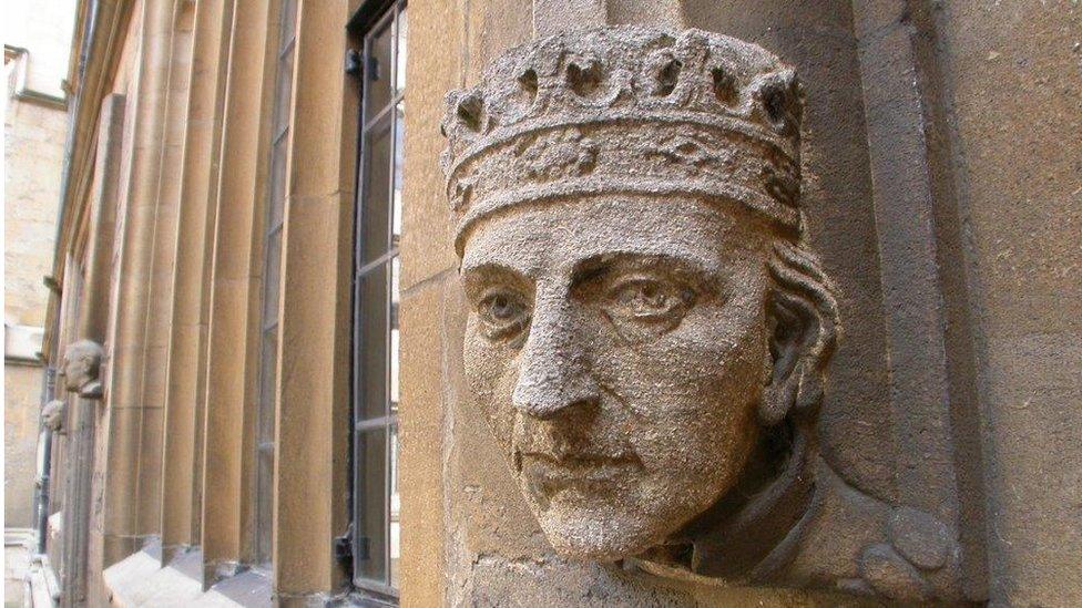 Oxford wall sculpture of king