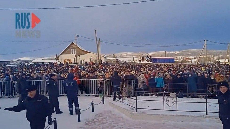 Demonstration in Baymak, still from video