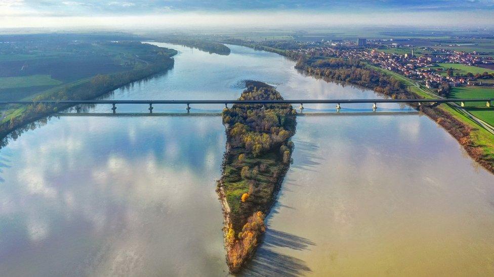 the river po in northern italy