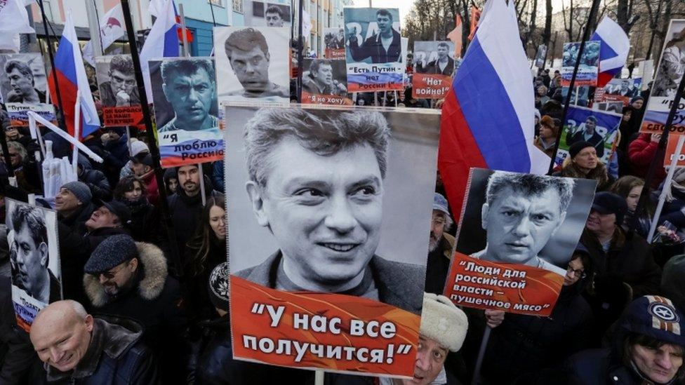 Marchers remember Boris Nemtsov in Moscow