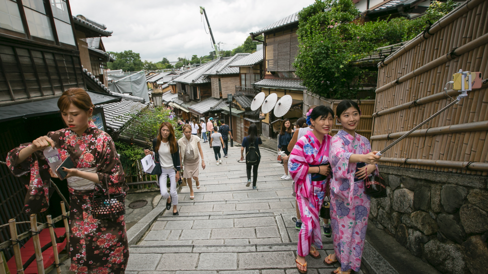 Tourists in Ninenzaka, Kyoto, Japan, 2017