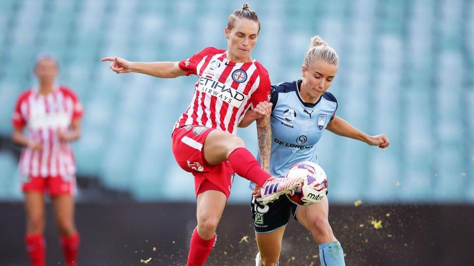 Jess Fishlock in action for Melbourne City, clashing with Georgia Yeoman-Dale of Sydney FC during the W-League Grand Final in February 2018