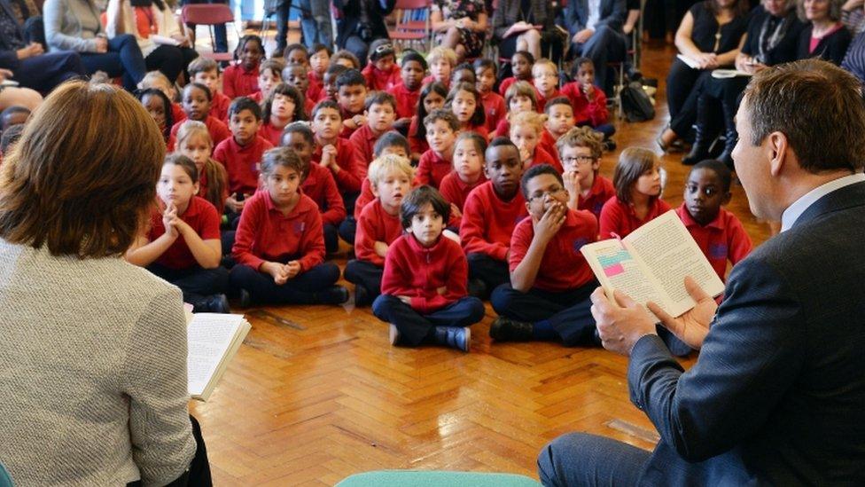 Nicky Morgan and David Walliams read to primary pupils