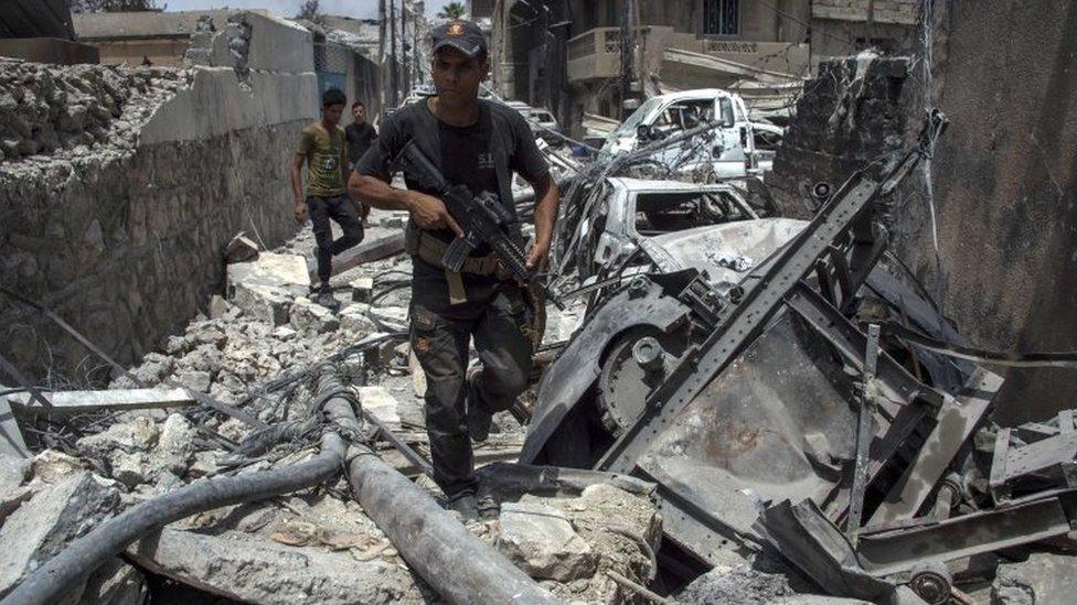 Iraqi Counter-Terrorism Services advance in Mosul's Old City. Photo: 3 July 2017