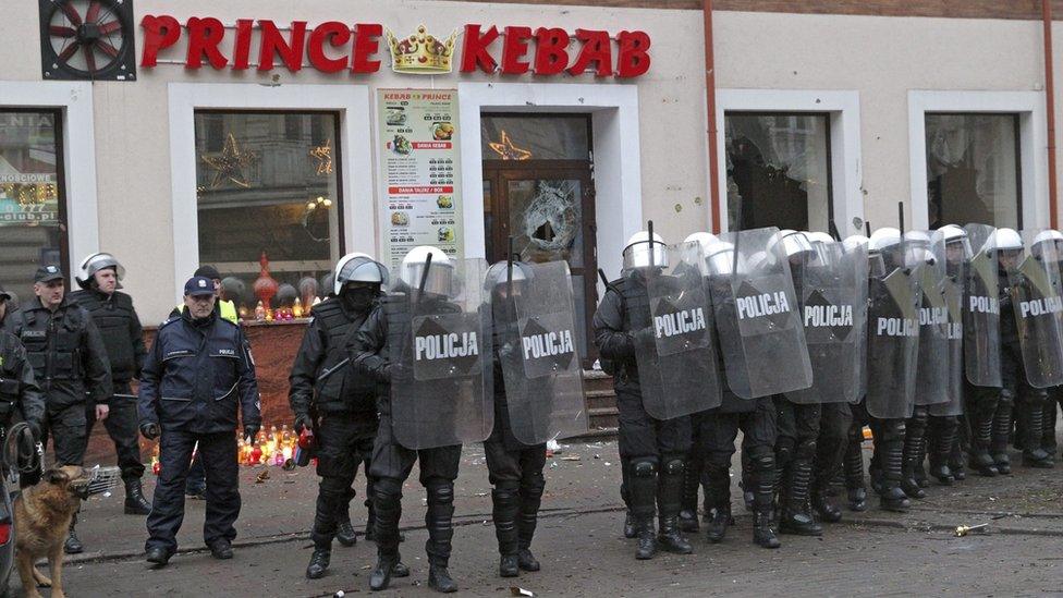 Confrontation between police and locals in Elk, 1 Jan 17