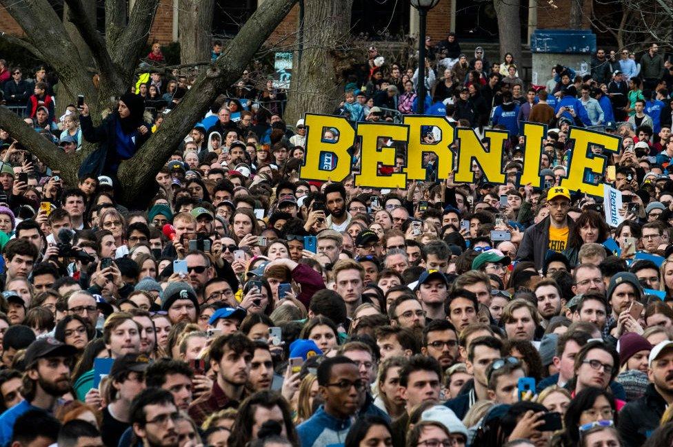 Huge Sanders crowd