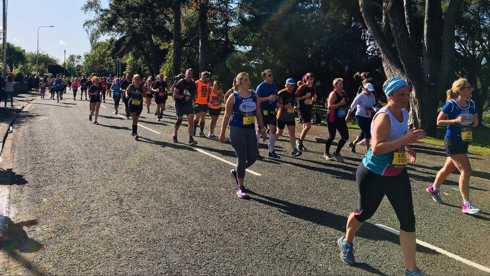 Runners on Lake Road East