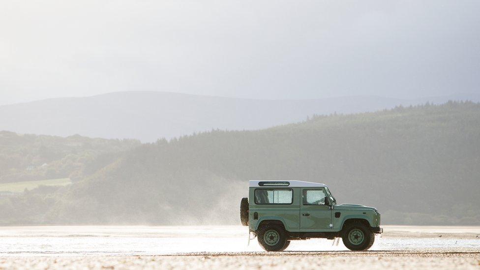 Land Rover Defender