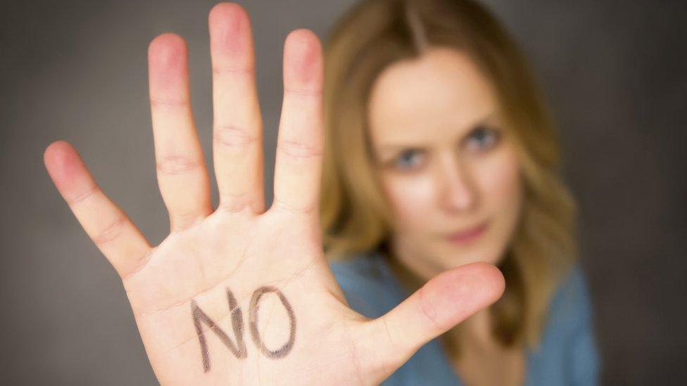 Woman with no written on her hand