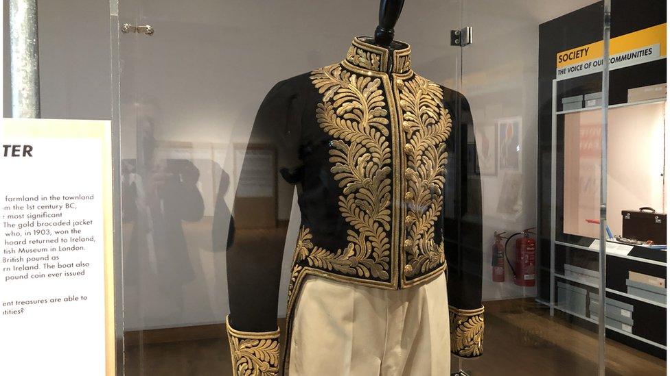 Carson's ceremonial uniform