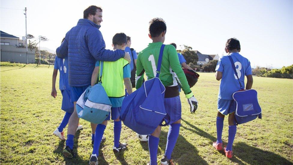 boys-on-football-team.