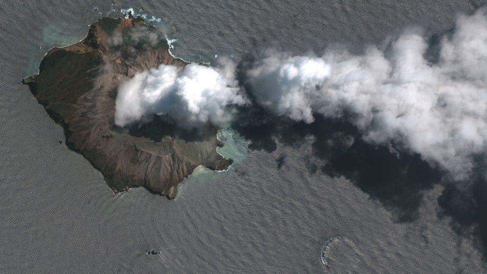 WHITE ISLAND VOLCANO, NEW ZEALAND.