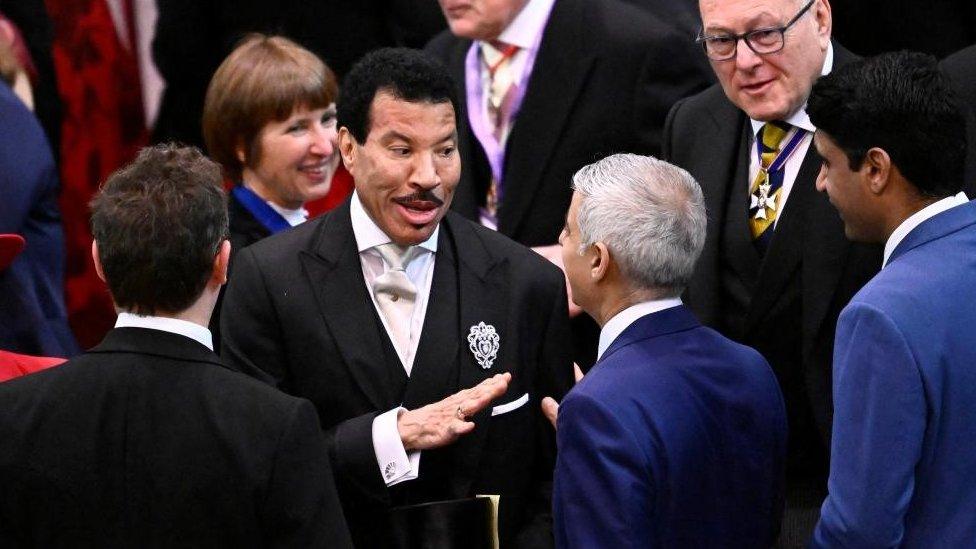 Lionel Richie speaks to Sadiq Khan at Westminster Abbey