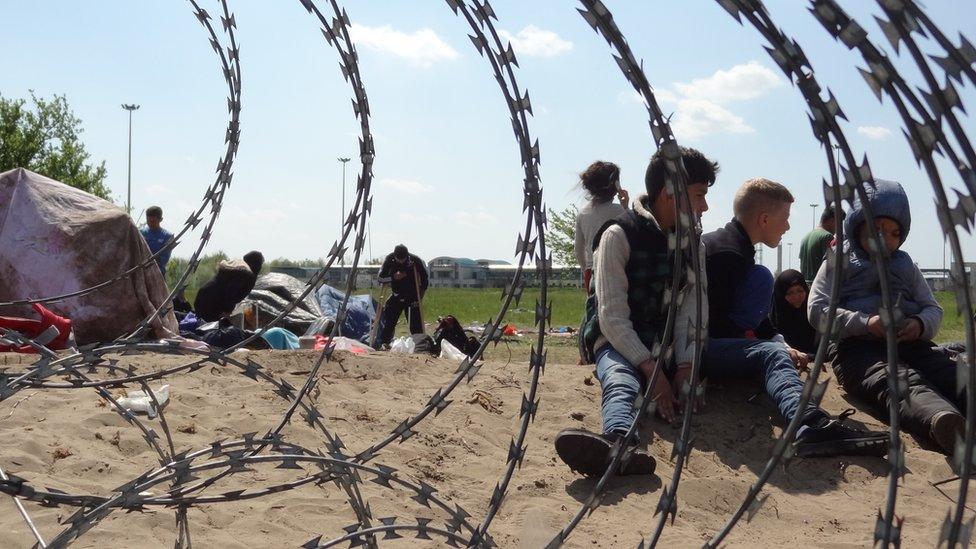 Children at Roszke transit zone