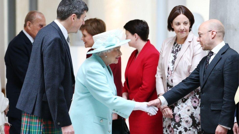 queen meeting party leaders