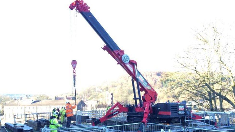 the "spider" crane in situ