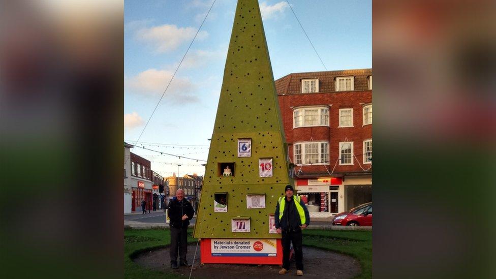 The giant 3D Jewson tree