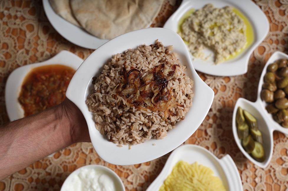 Fried onions with rice